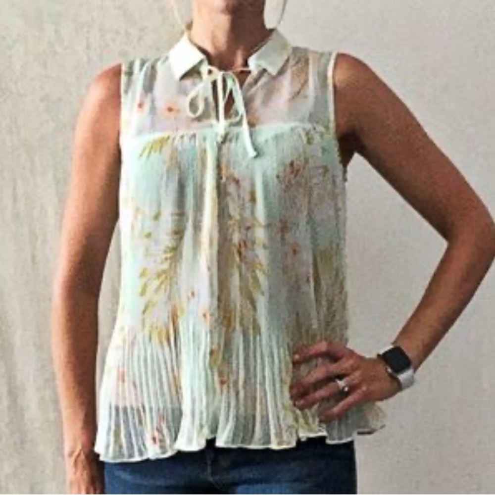 Lauren Conrad LC Green Peasant Shear Pleated Sleeveless Top Blouse Size Small